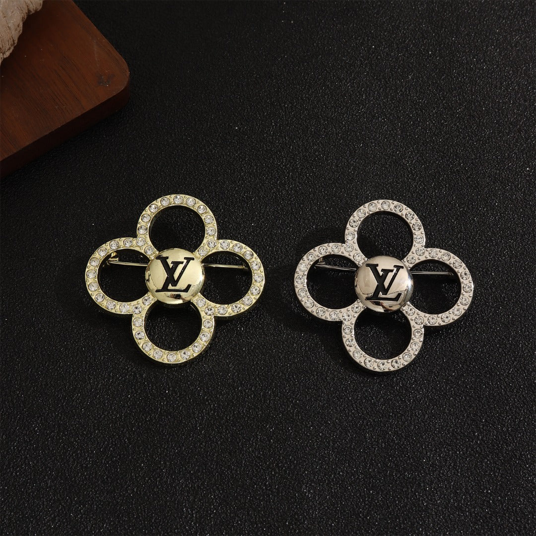 LV round pearl double-letter pin, versatile and stylish lapel pin for suits, coats, and bags, made of alloy